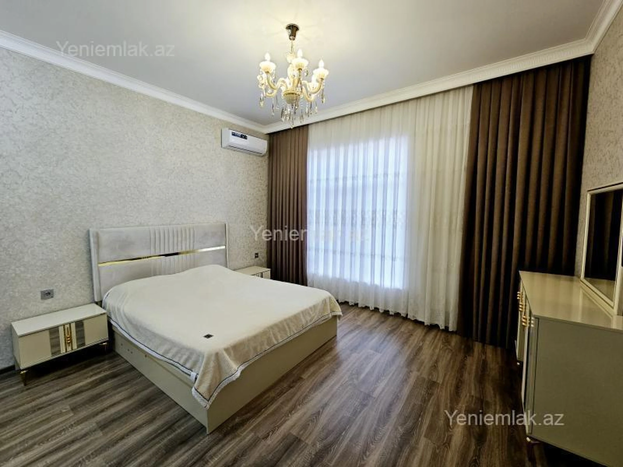 Satılır 4 otaqlı həyət evi 200 m²