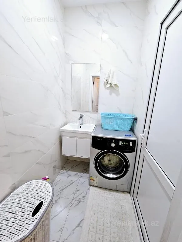 Satılır 4 otaqlı həyət evi 200 m²