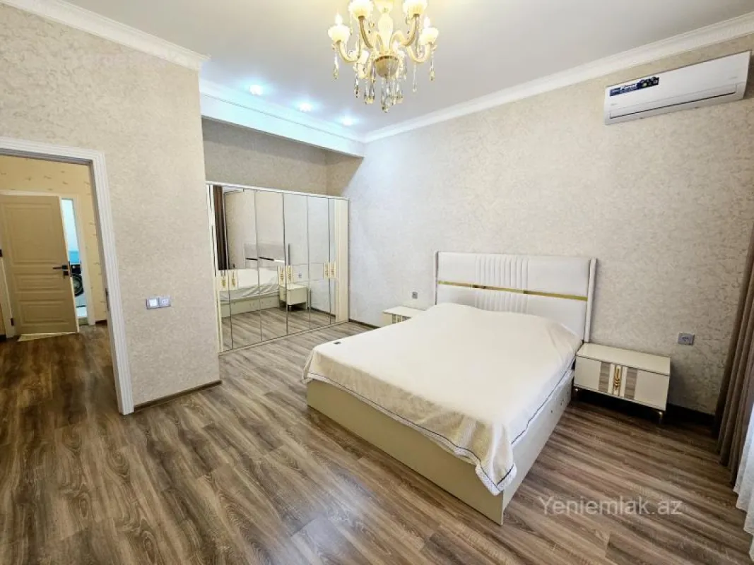 Satılır 4 otaqlı həyət evi 200 m²