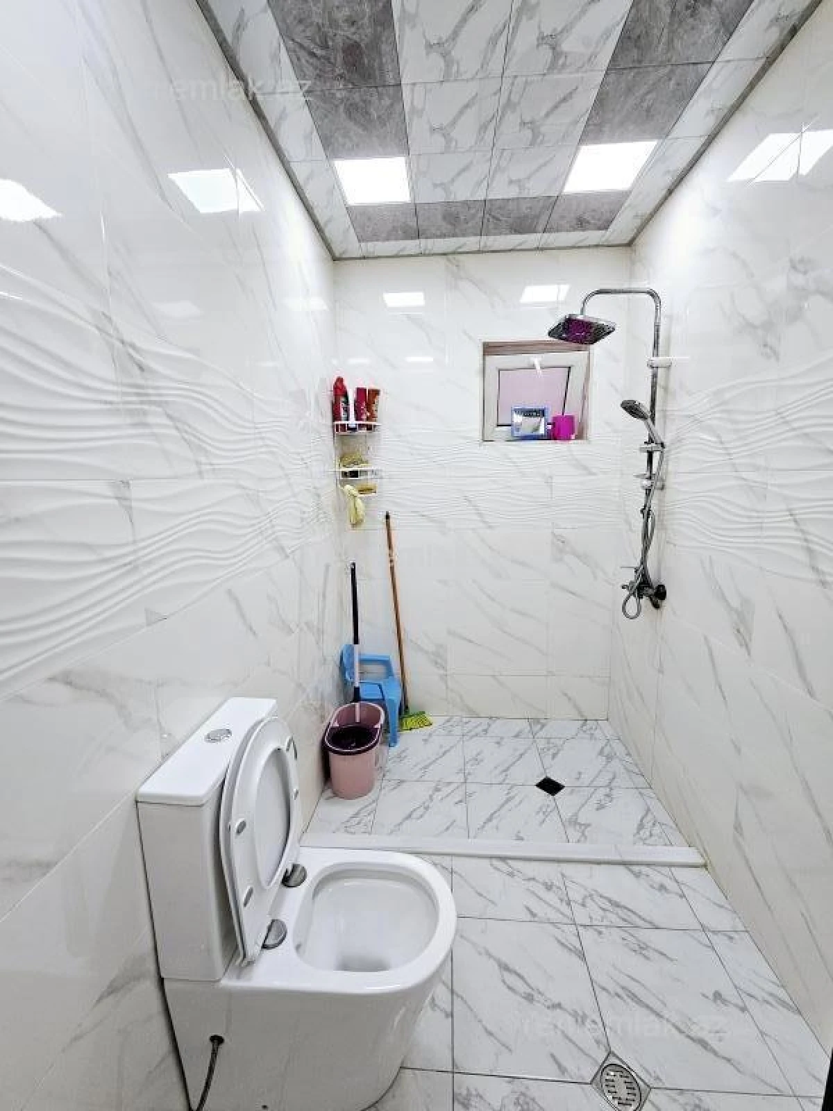 Satılır 4 otaqlı həyət evi 200 m²