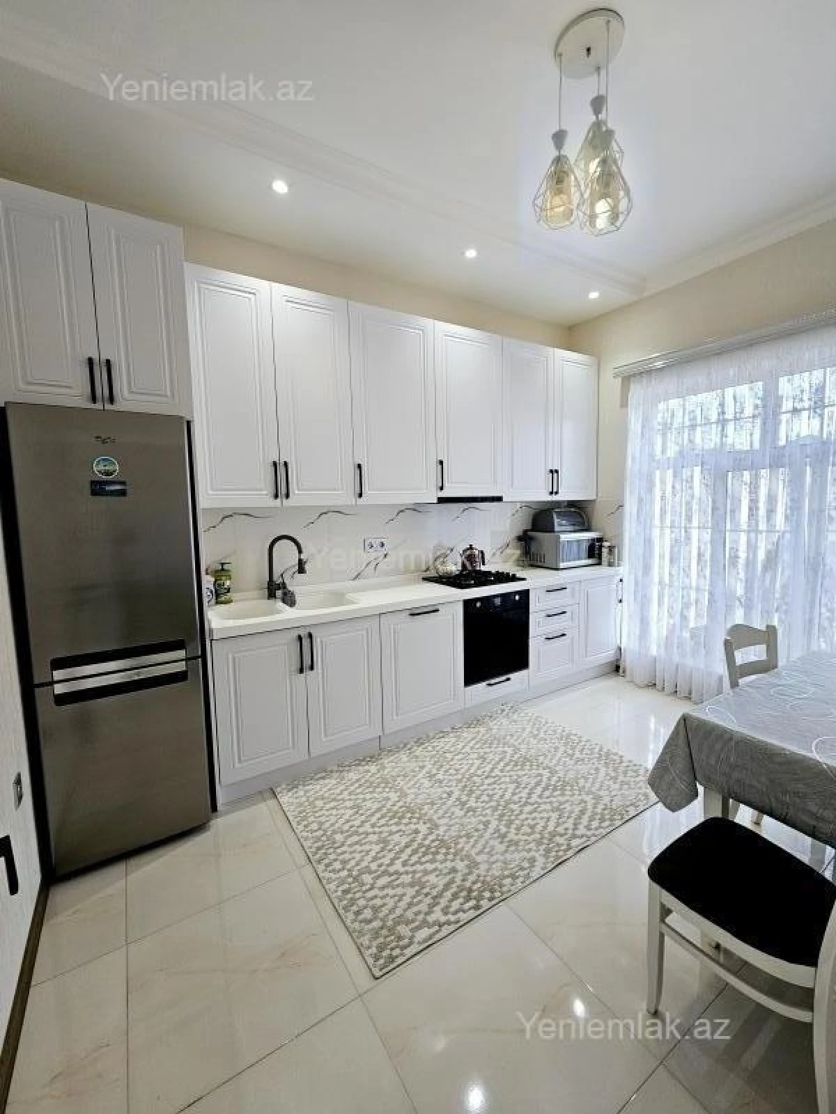 Satılır 4 otaqlı həyət evi 200 m²