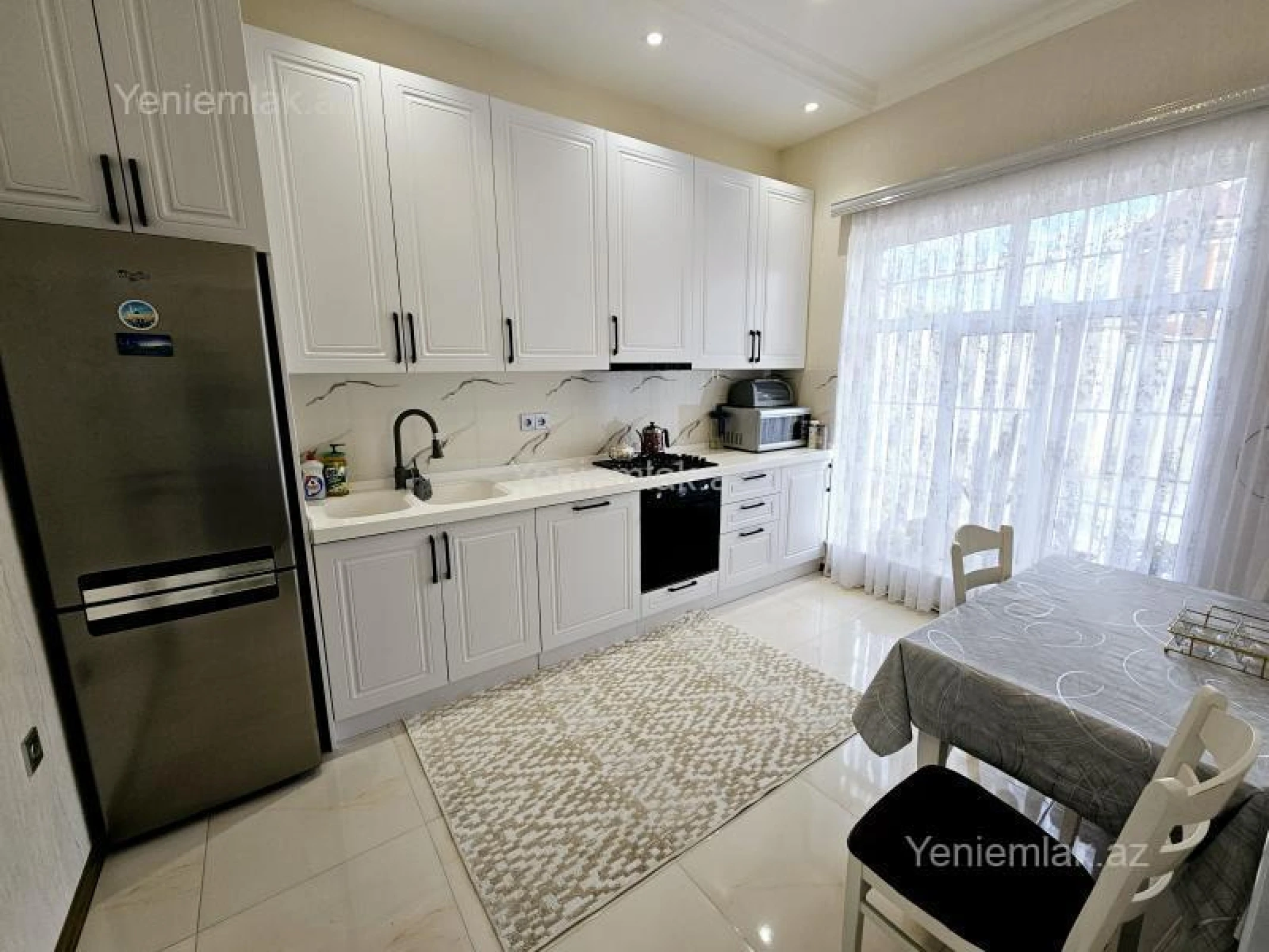 Satılır 4 otaqlı həyət evi 200 m²