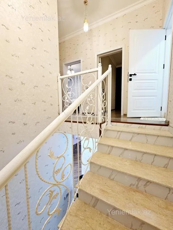 Satılır 4 otaqlı həyət evi 200 m²
