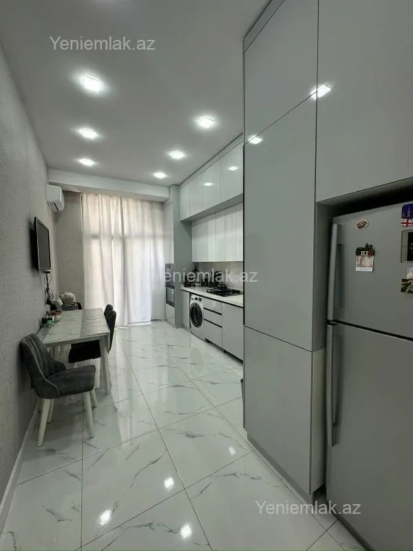 Satılır 4 otaqlı yeni tikili 130 m²