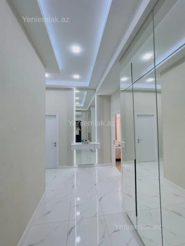 Satılır 4 otaqlı yeni tikili 130 m²
