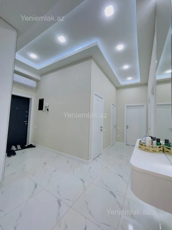 Satılır 4 otaqlı yeni tikili 130 m²