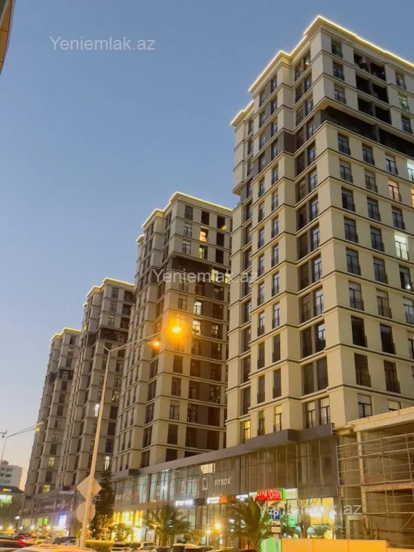 Satılır 4 otaqlı yeni tikili 130 m²