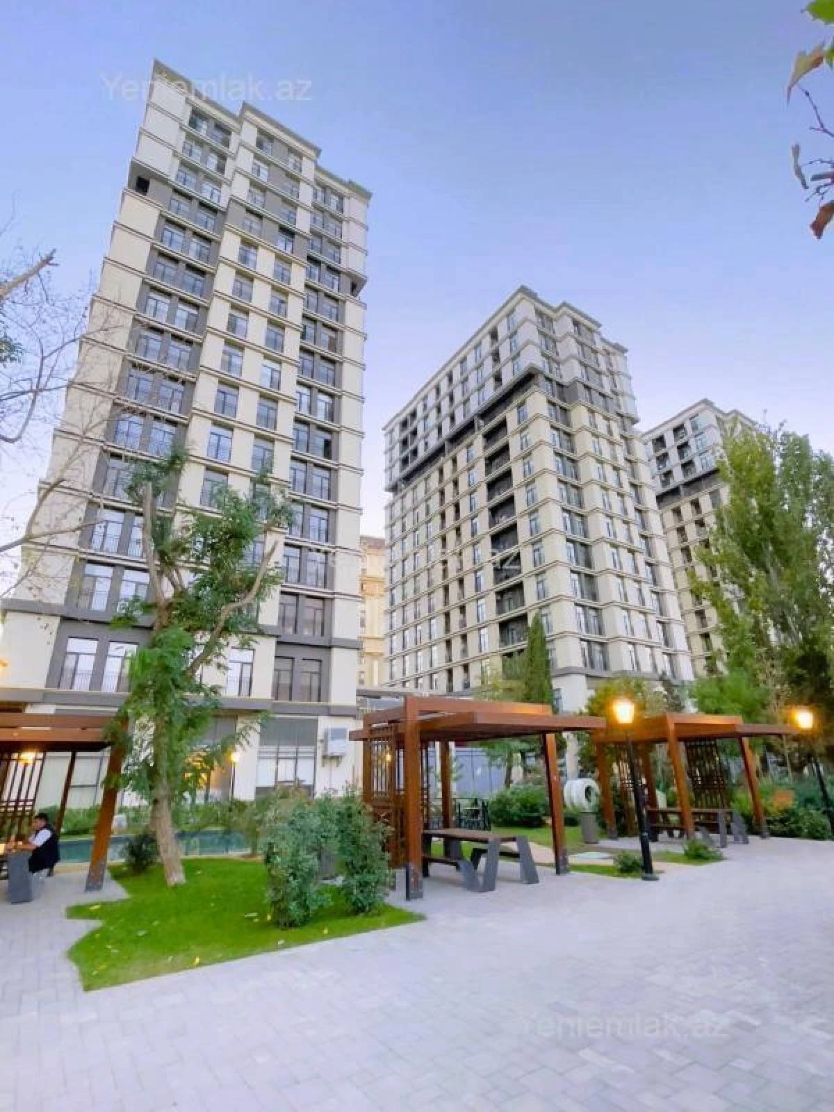 Satılır 4 otaqlı yeni tikili 130 m²