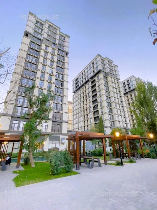Satılır 4 otaqlı yeni tikili 130 m²