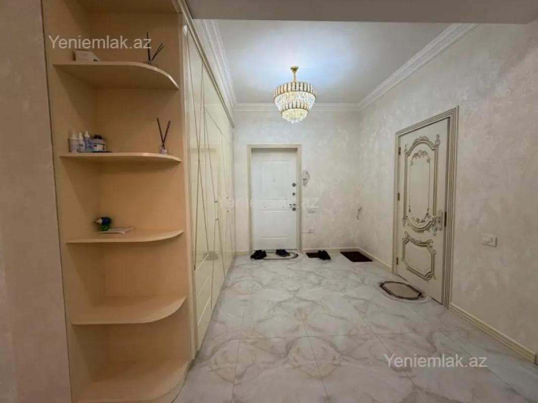 Satılır 3 otaqlı yeni tikili 108 m²