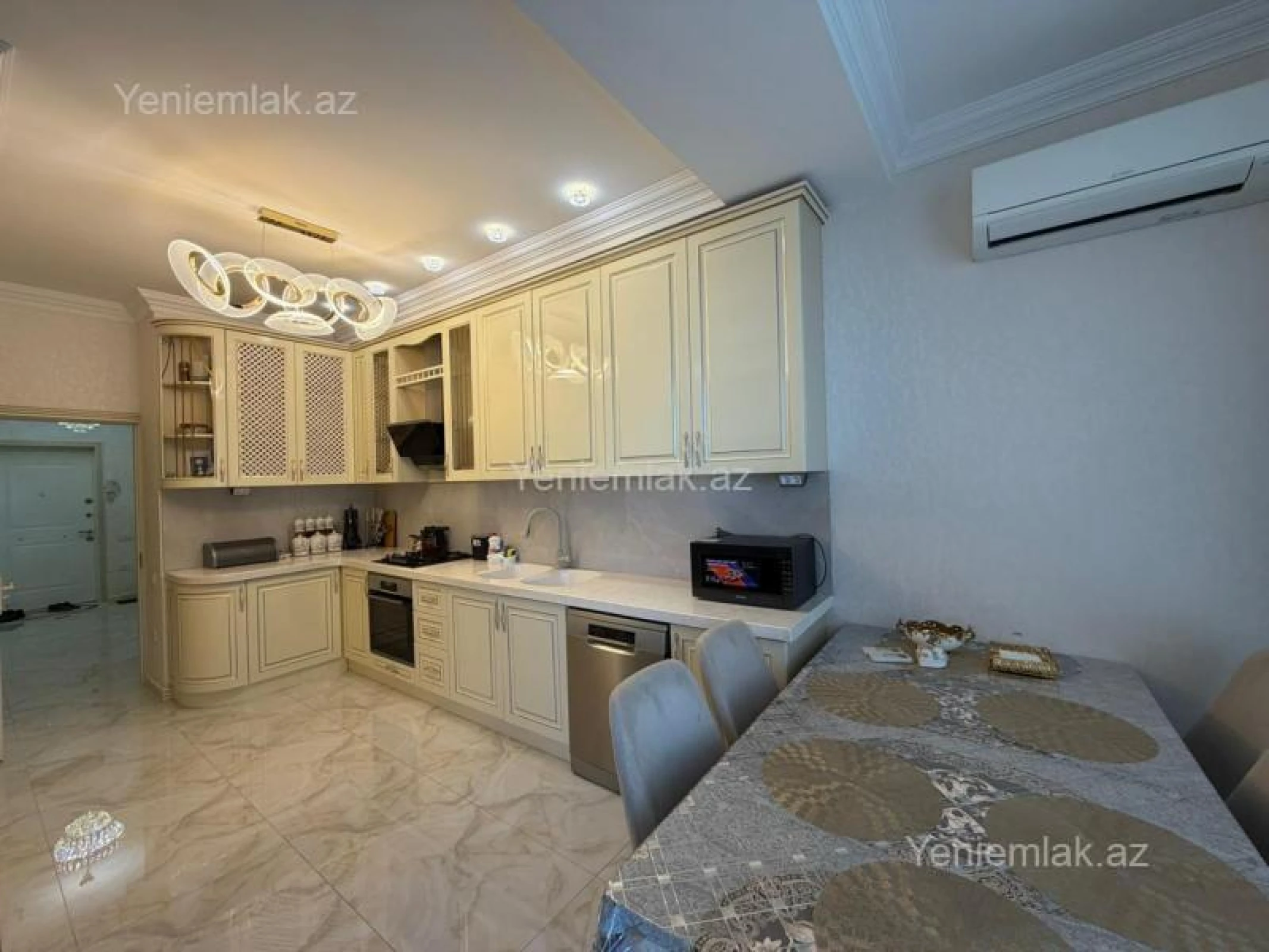 Satılır 3 otaqlı yeni tikili 108 m²