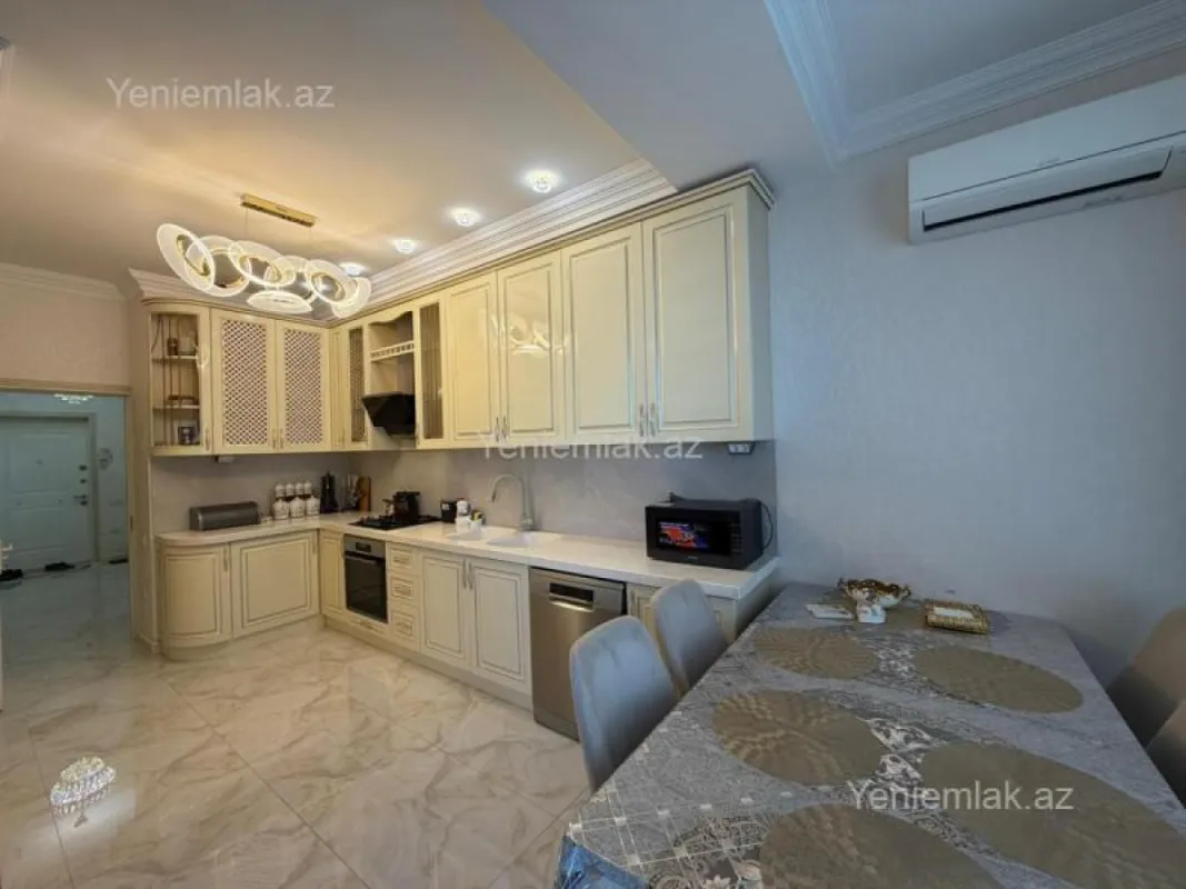 Satılır 3 otaqlı yeni tikili 108 m²