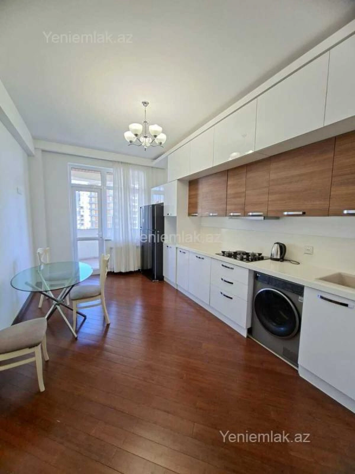 Satılır 3 otaqlı yeni tikili 135 m²