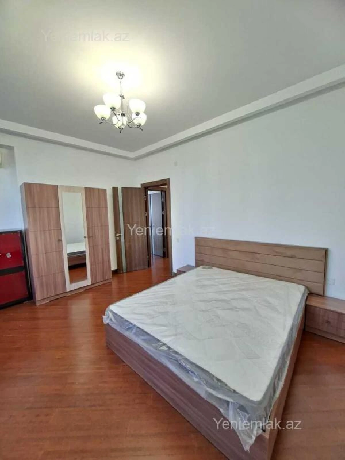 Satılır 3 otaqlı yeni tikili 135 m²
