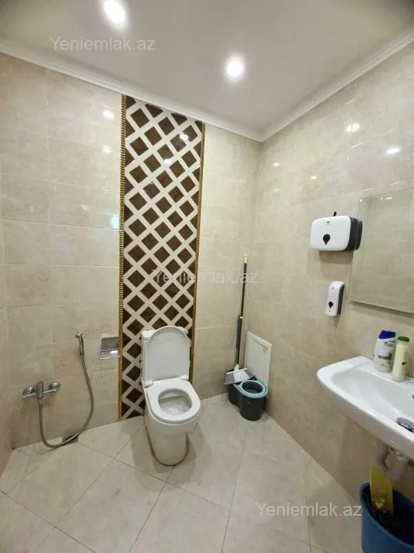 Satılır 3 otaqlı yeni tikili 135 m²