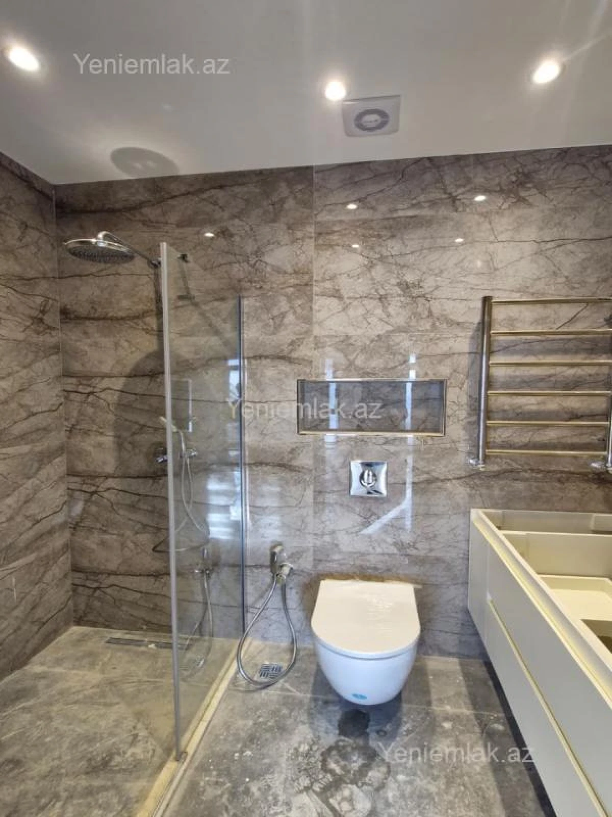 Satılır 3 otaqlı yeni tikili 84 m²