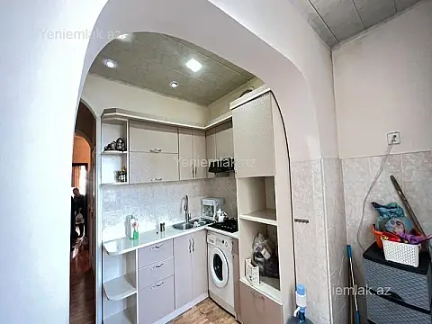 Satılır 3 otaqlı köhnə tikili 85 m²
