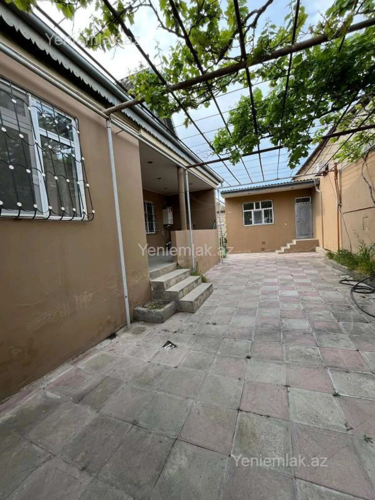 Satılır 4 otaqlı həyət evi 120 m²