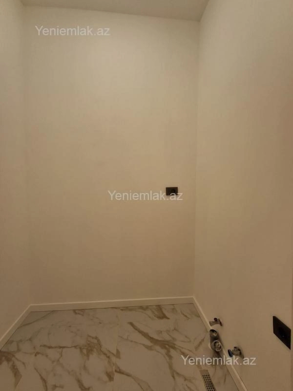 Satılır 2 otaqlı yeni tikili 72 m²