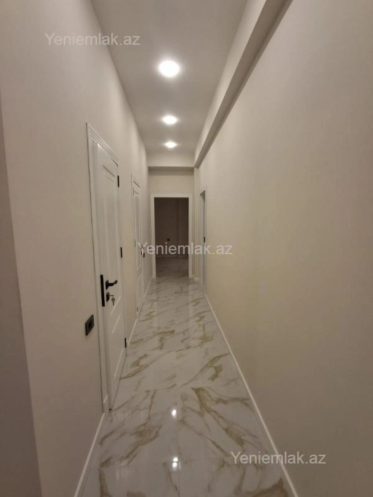Satılır 2 otaqlı yeni tikili 72 m²