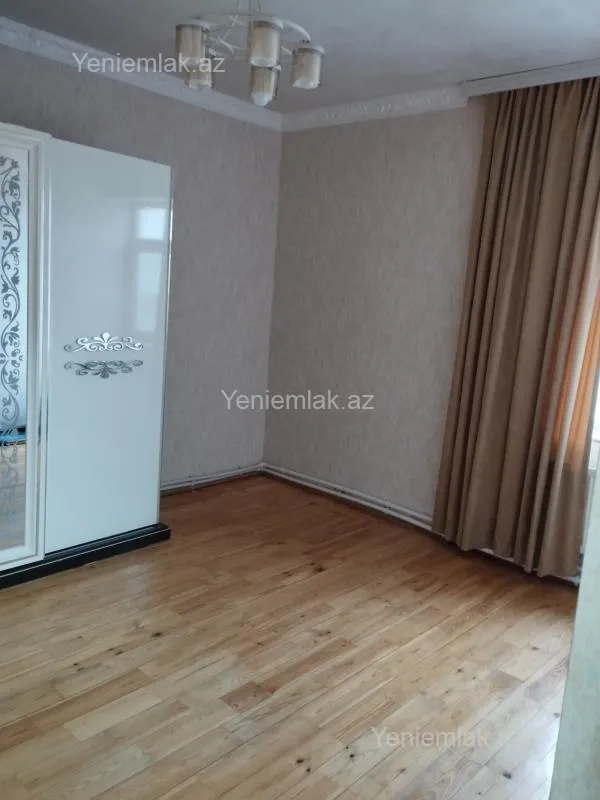 Satılır 3 otaqlı həyət evi 100 m²