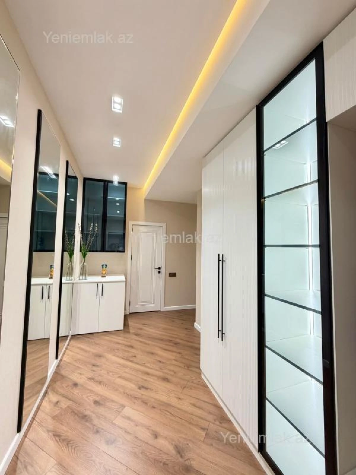 Satılır 2 otaqlı yeni tikili 60 m²