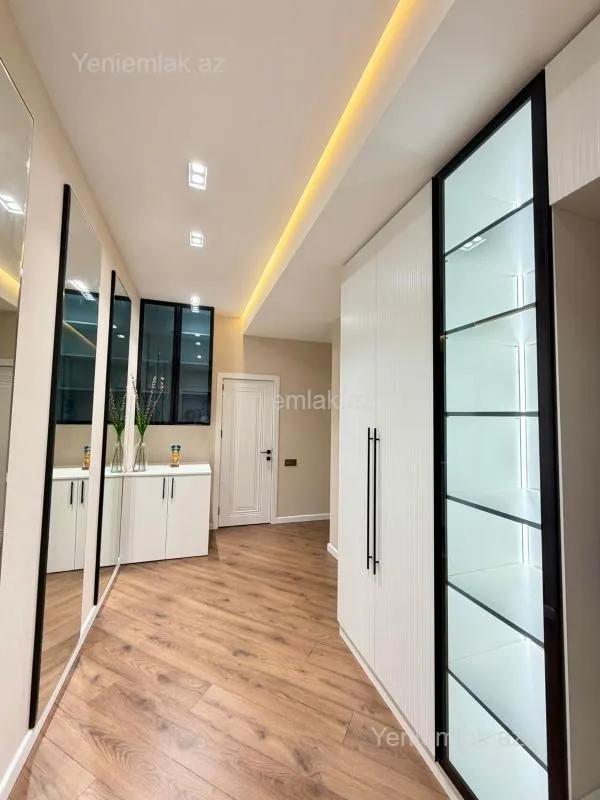 Satılır 2 otaqlı yeni tikili 60 m²