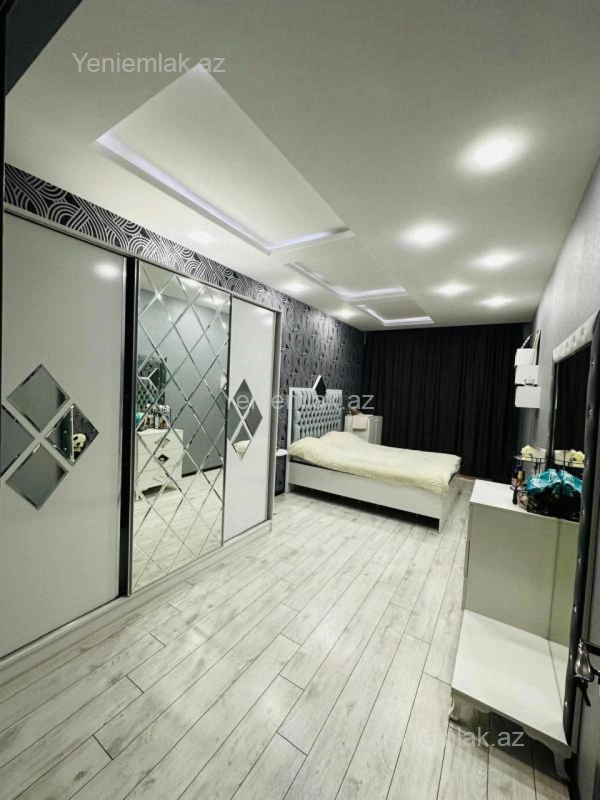 Satılır 3 otaqlı yeni tikili 133 m²