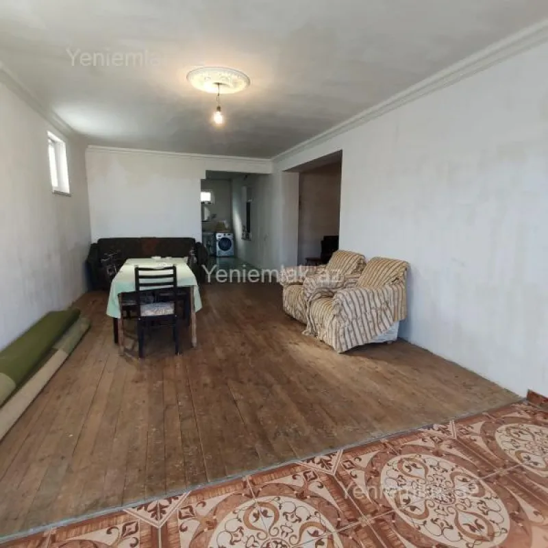 Satılır 6 otaqlı həyət evi 200 m²