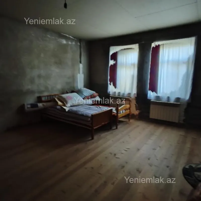 Satılır 6 otaqlı həyət evi 200 m²