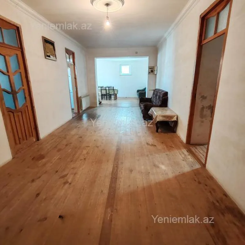 Satılır 6 otaqlı həyət evi 200 m²