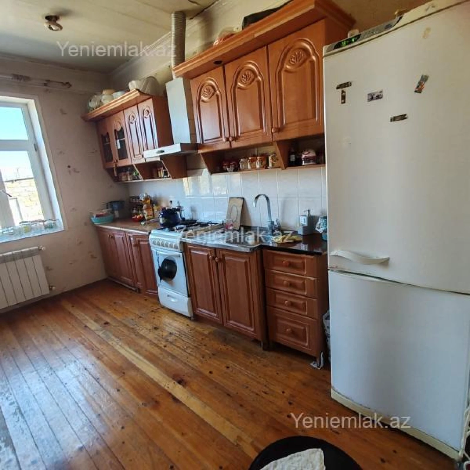 Satılır 6 otaqlı həyət evi 200 m²