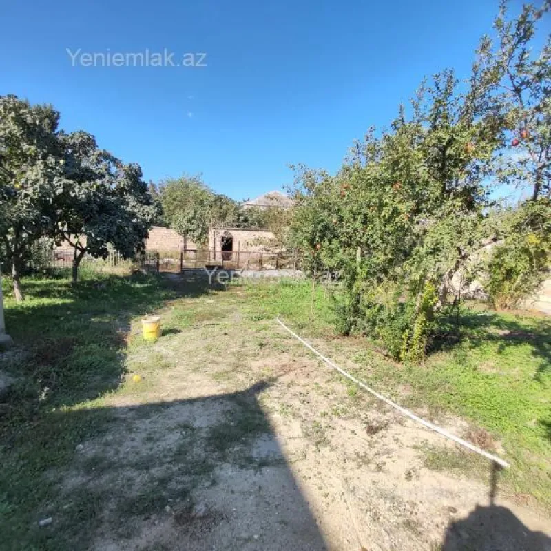 Satılır 6 otaqlı həyət evi 200 m²