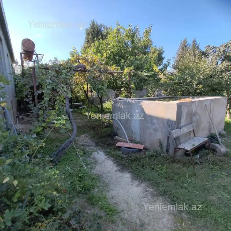 Satılır 6 otaqlı həyət evi 200 m²