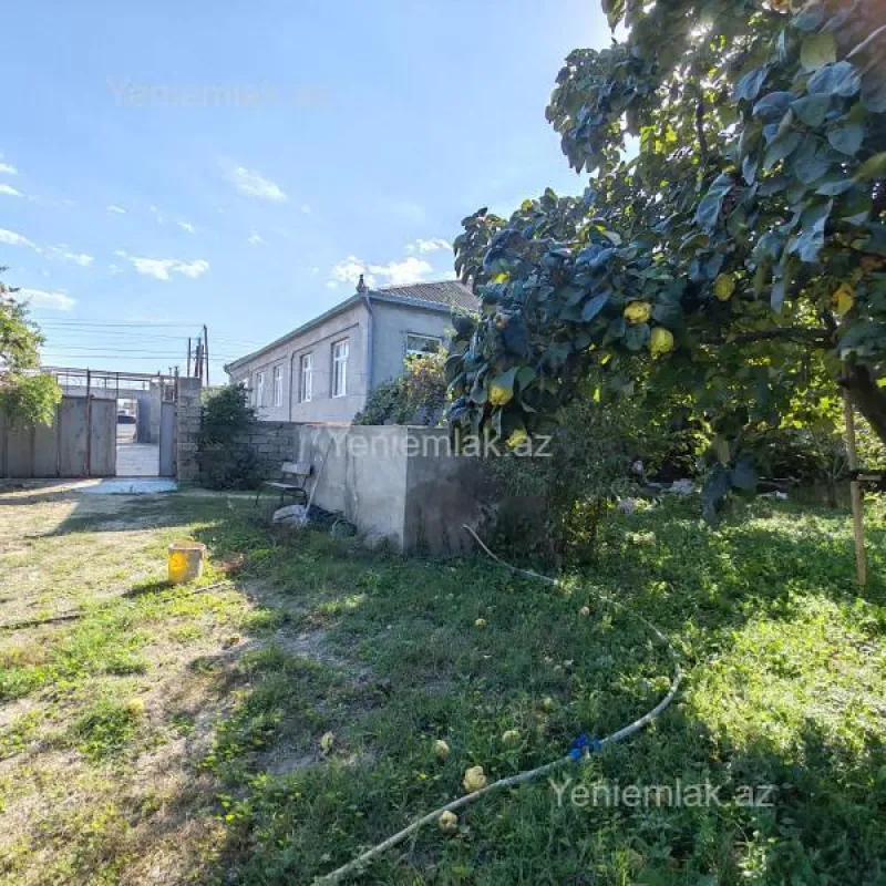 Satılır 6 otaqlı həyət evi 200 m²