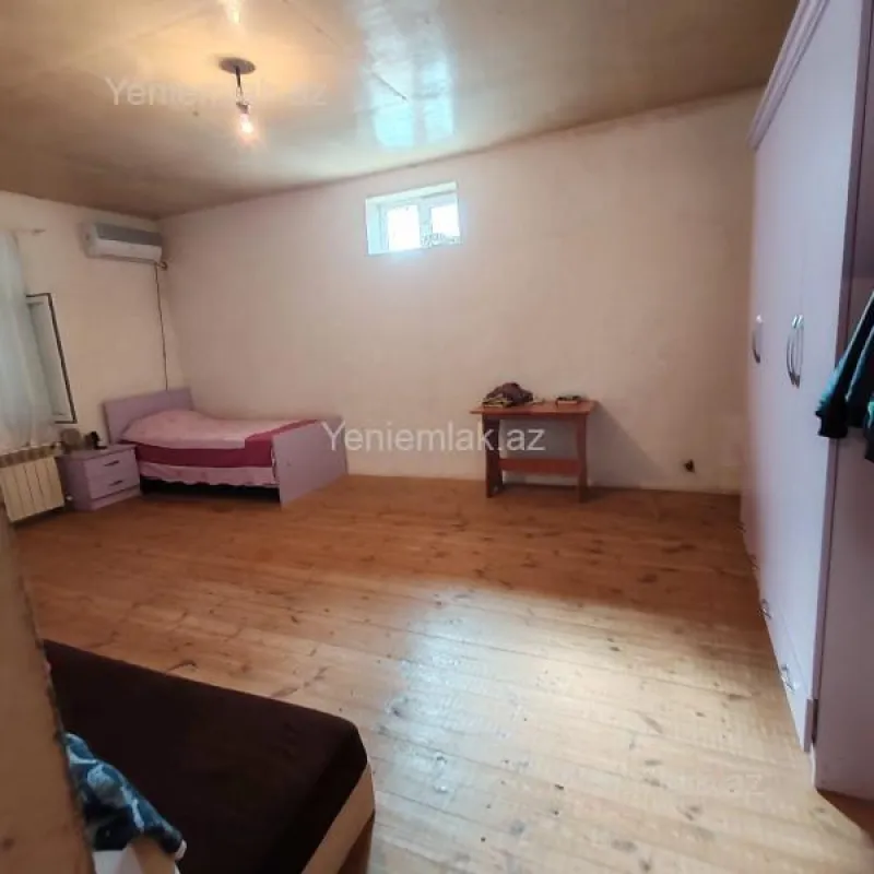 Satılır 6 otaqlı həyət evi 200 m²
