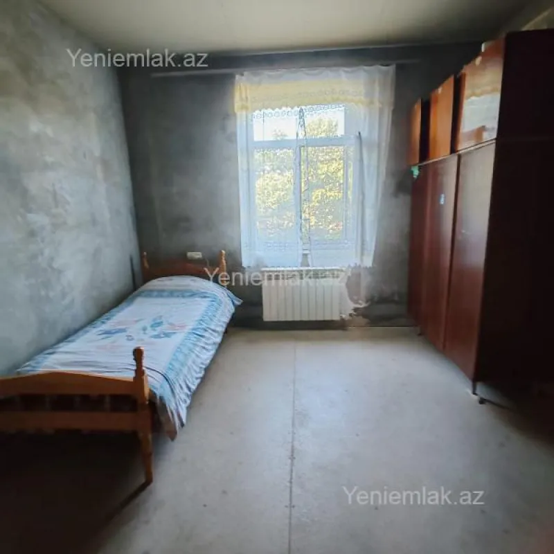 Satılır 6 otaqlı həyət evi 200 m²