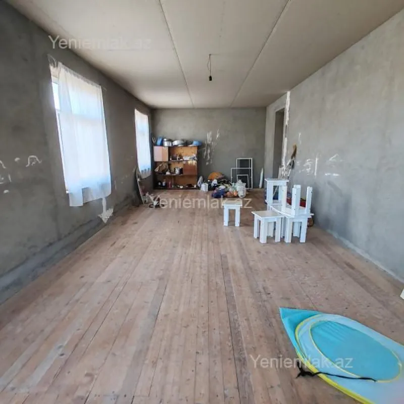 Satılır 6 otaqlı həyət evi 200 m²
