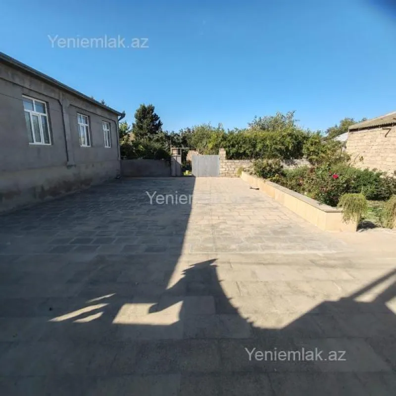 Satılır 6 otaqlı həyət evi 200 m²