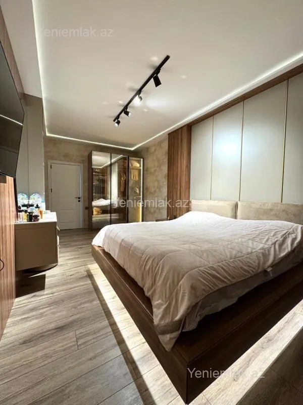 Satılır 3 otaqlı yeni tikili 110 m²