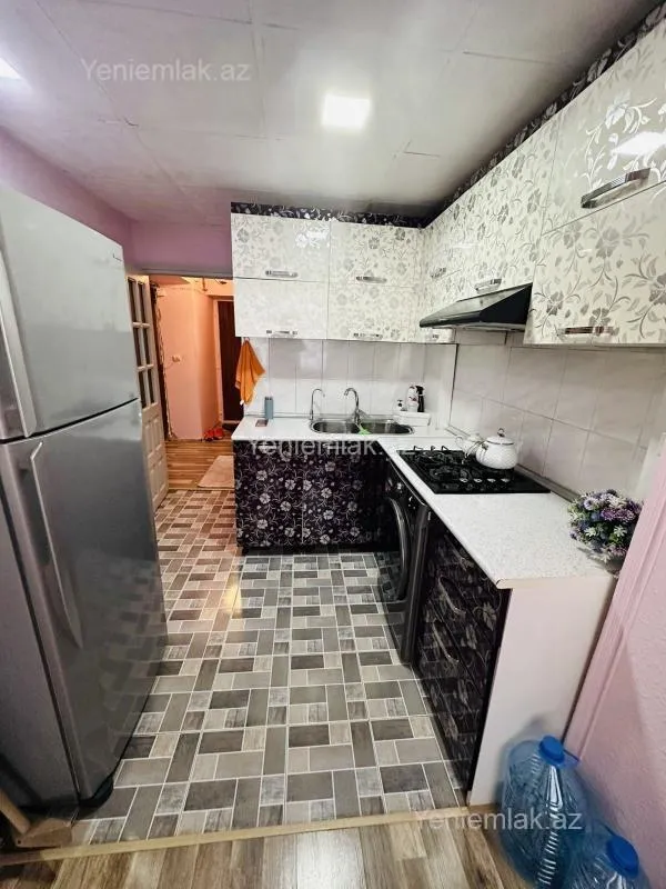 Satılır 2 otaqlı köhnə tikili 40 m²