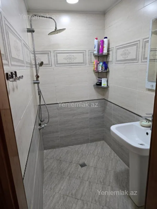 Satılır 3 otaqlı köhnə tikili 80 m²