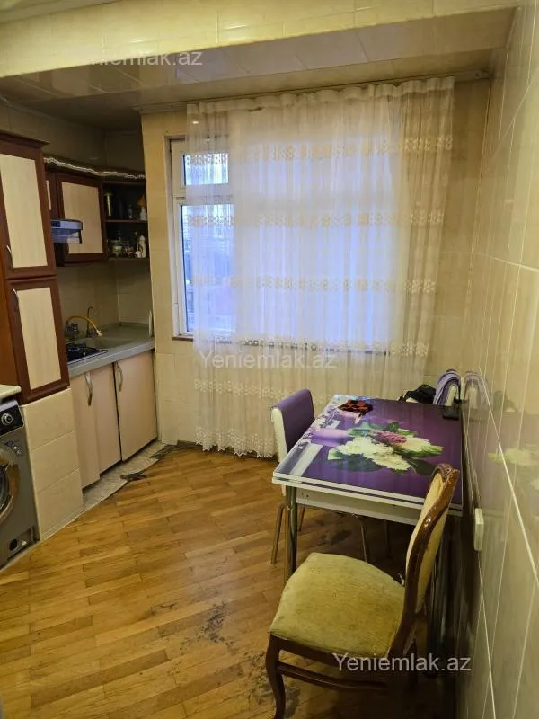 Satılır 3 otaqlı köhnə tikili 80 m²