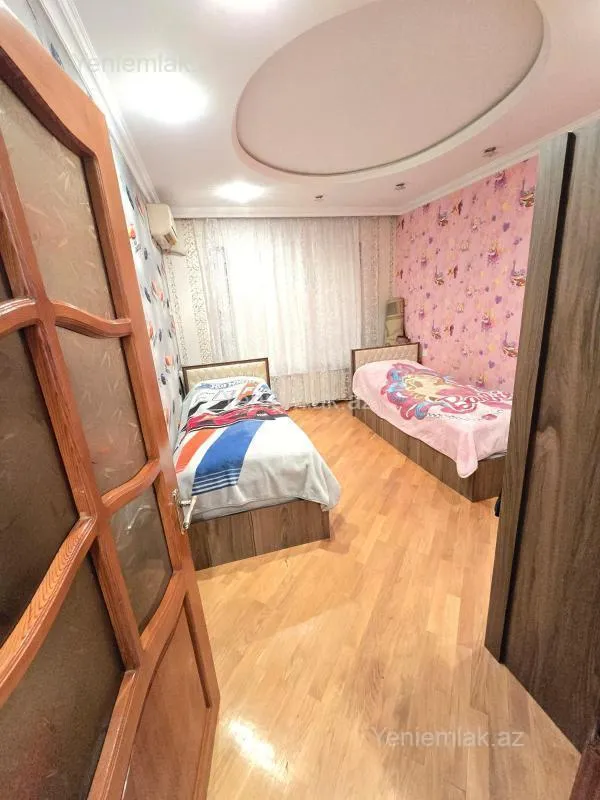 Satılır 3 otaqlı köhnə tikili 80 m²