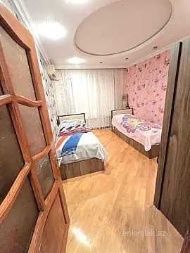 Satılır 3 otaqlı köhnə tikili 80 m²
