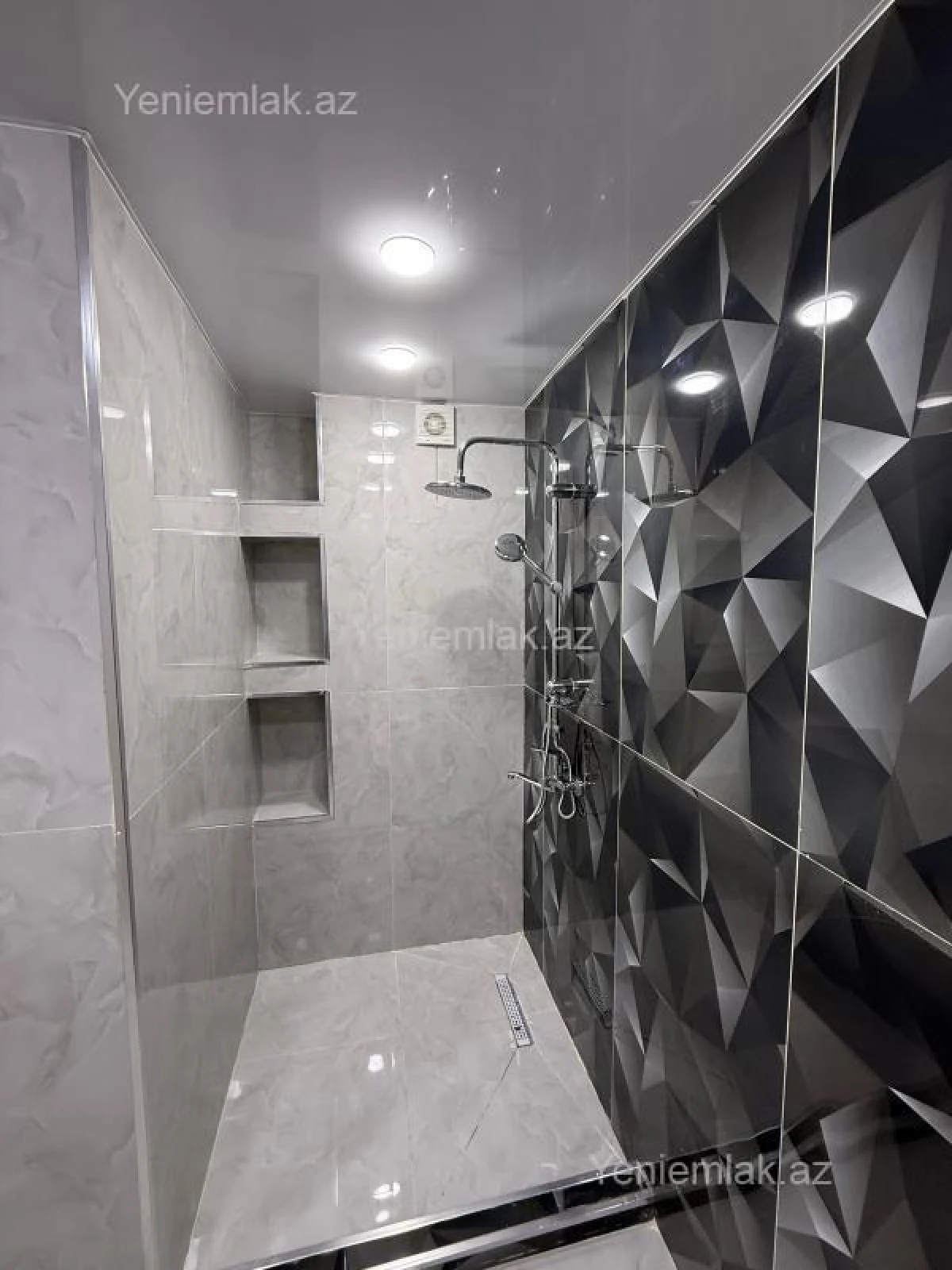 Satılır 3 otaqlı yeni tikili 80 m²