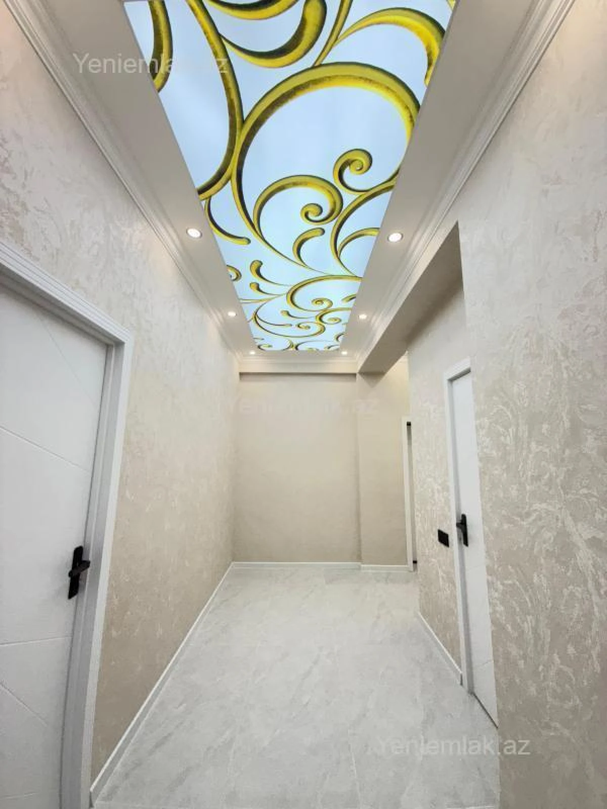 Satılır 3 otaqlı yeni tikili 80 m²