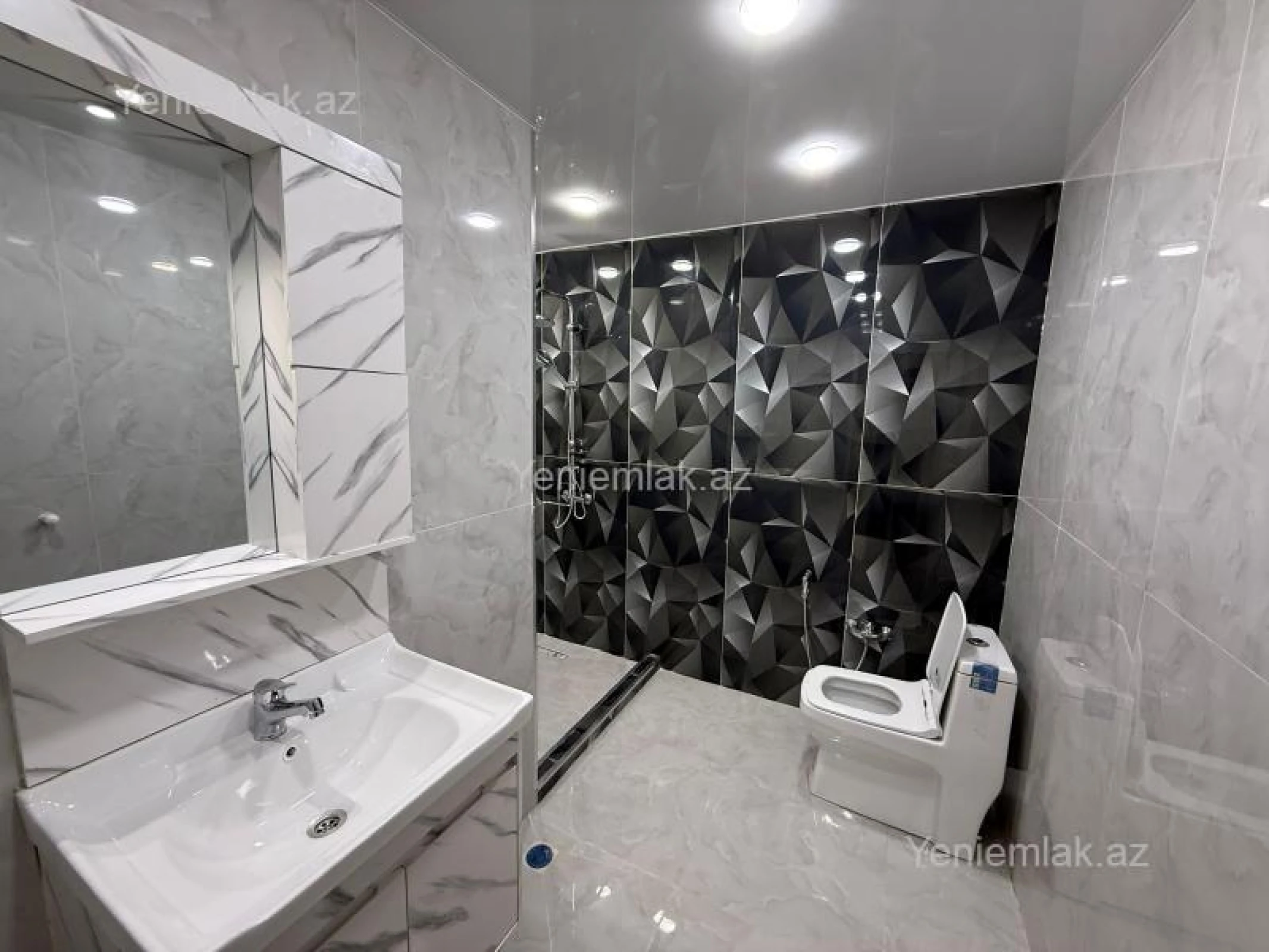 Satılır 3 otaqlı yeni tikili 80 m²