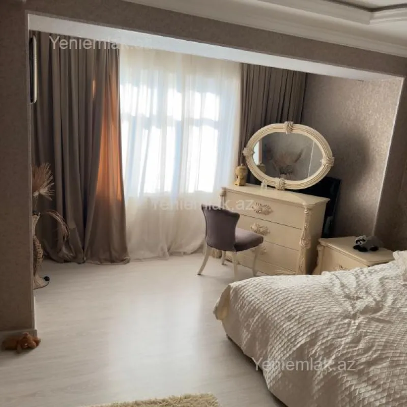 Satılır 3 otaqlı yeni tikili 120 m²