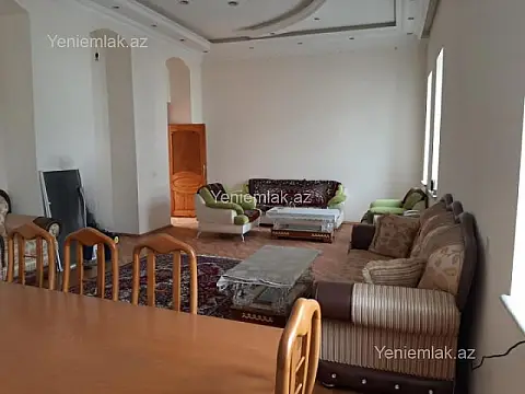 Satılır 6 otaqlı köhnə tikili 240 m²